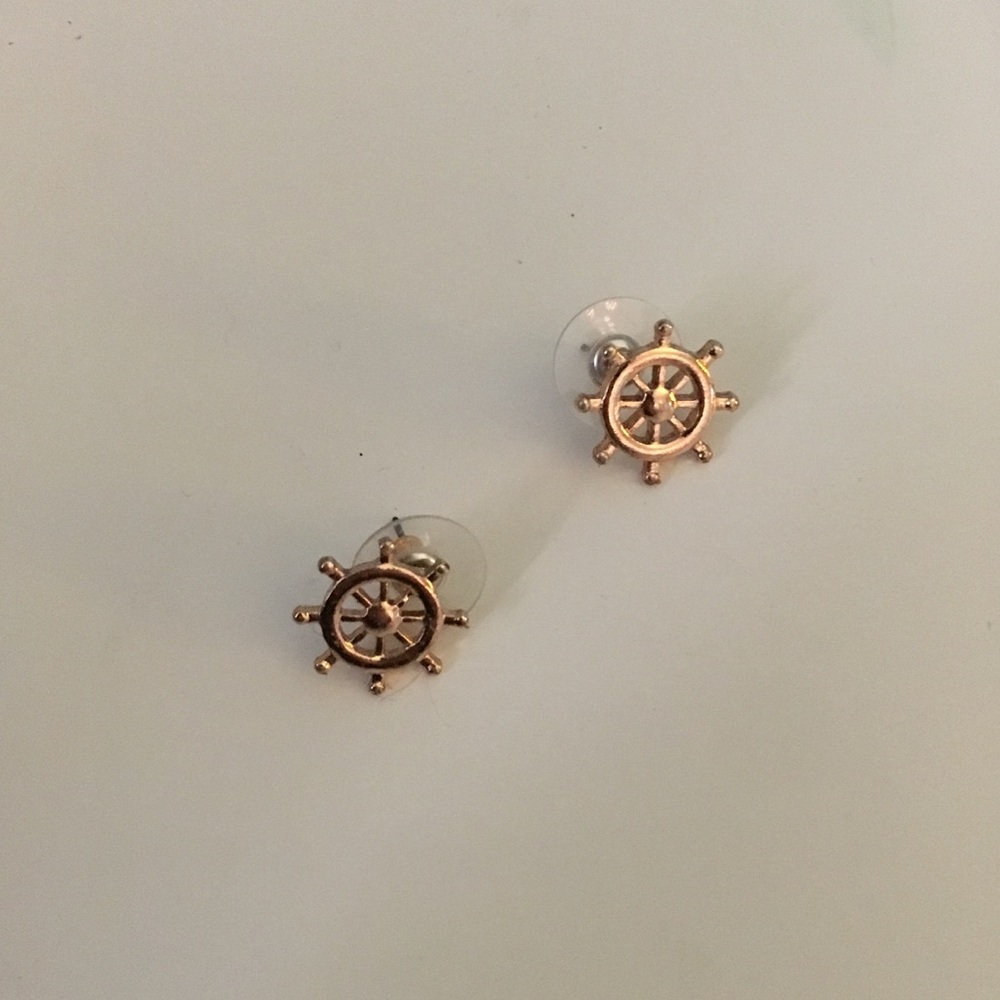 Gold wheel earrings